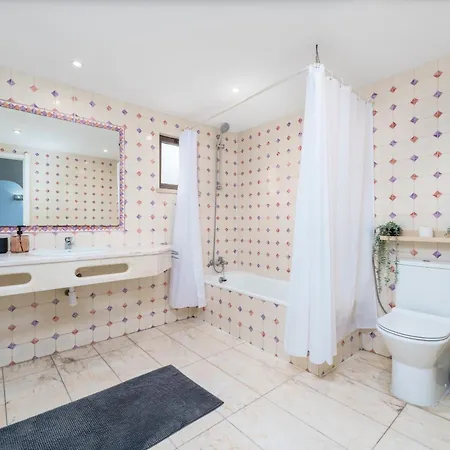 404 - Oura - 2 Bedroom - Sea View