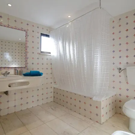 404 - Oura - 2 Bedroom - Sea View *